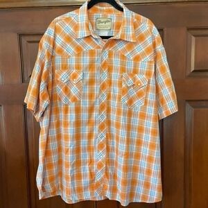 Wrangler short sleeve, snap front western shirt